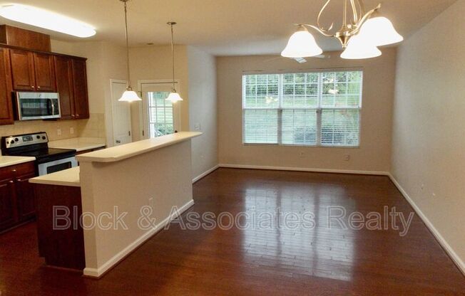 921 SHINING WIRE WAY