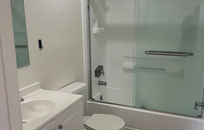 1 bed, 1 bath, $1,825, Unit 207