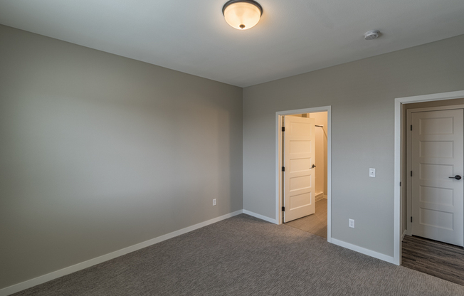3 beds, 2 baths, 1,301 sqft, $1,725, Unit 302
