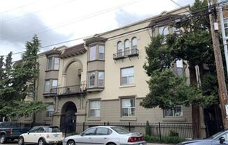 Welcome to Roycroft! A beautiful turn of the century property in Capitol Hill! First month free!