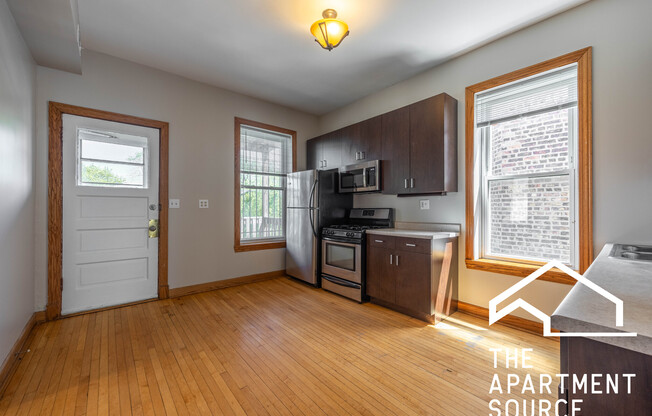 3110 W FULLERTON