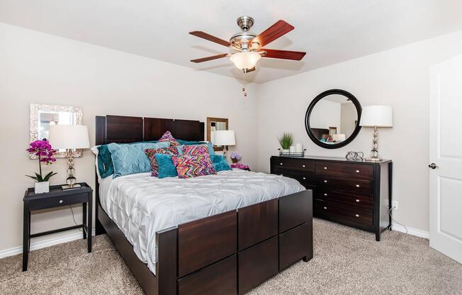 1 bed, 1 bath, 890 sqft, $1,540