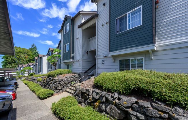 1 bed, 1 bath, 800 sqft, $1,535, Unit 1215