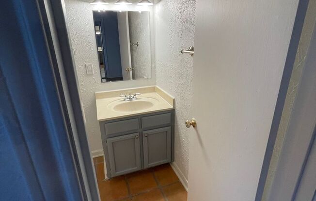 1 bed, 1 bath, $895