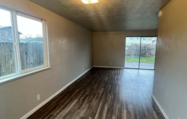 3- Bedroom 1 1/2 bath Duplex near Gateway