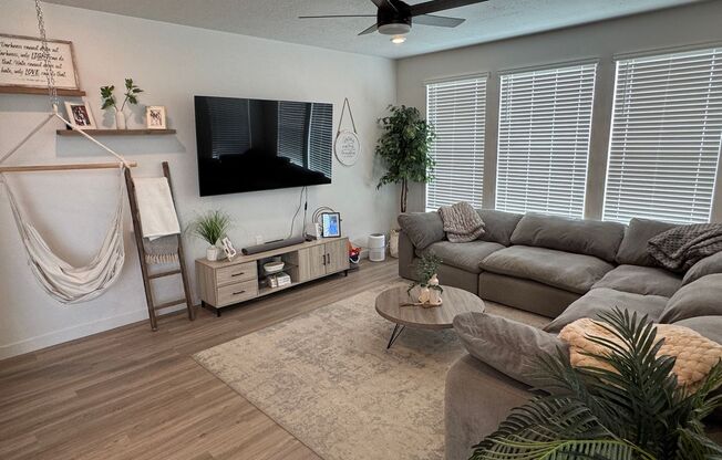 Beautiful NEW build, 4 bedroom 2 bathroom