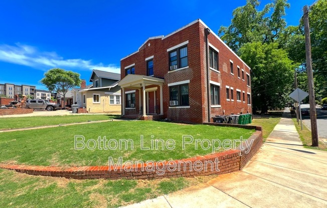 600 HAWTHORNE LN