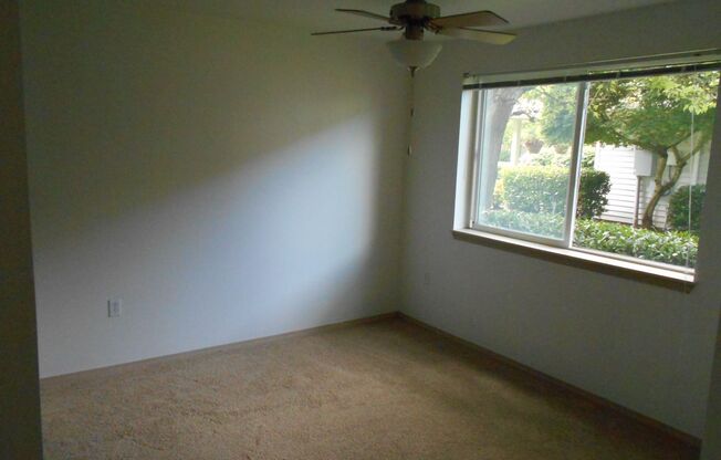 1 bed, 1 bath, 817 sqft, $1,350, Unit 227