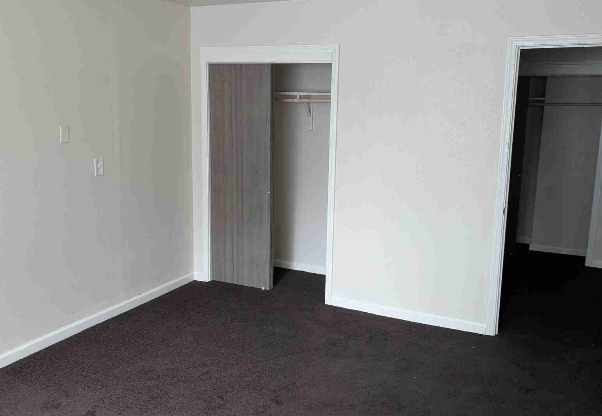 2900 W HIGHLAND BLVD
