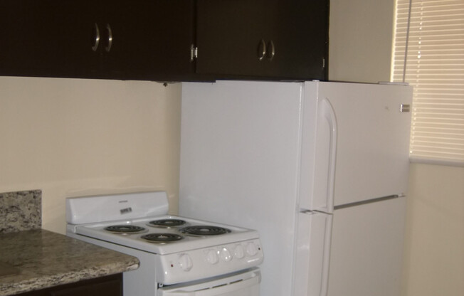 2 beds, 1 bath, 682 sqft, $2,195, Unit 1920-106
