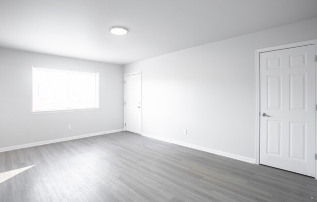 2 beds, 1 bath, 900 sqft, $1,049, Unit 361-21-7A