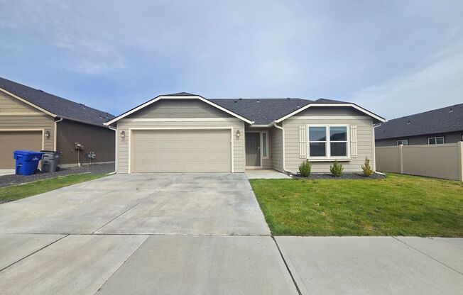 $2,295 - 3 Bed / 2 Bath Beautiful Open Layout Home in Cheney - $500 Off First Month Rent -