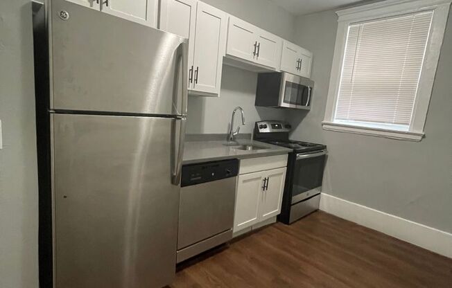 3 beds, 1 bath, 764 sqft, $1,795, Unit 6