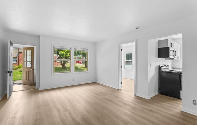 2 beds, 1 bath, 750 sqft, $1,660, Unit 2