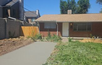 Charming 2 Bed Unit in Peaceful, Quiet Millcreek!!