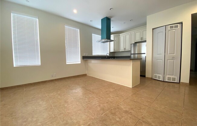 3 beds, 2 baths, 1,150 sqft, $3,495, Unit 205