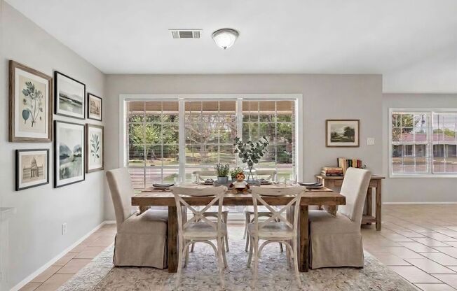 Move-in Ready Home in Southbelt/Ellington for Lease!