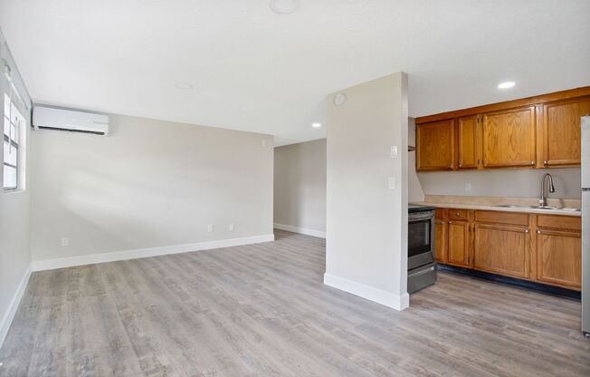 2 beds, 1 bath, 624 sqft, $1,499, Unit Ren905.5