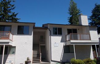 Nicely Updated 2BR 1 BA Kirkland Condo! Finn Hill/Juanita Area!