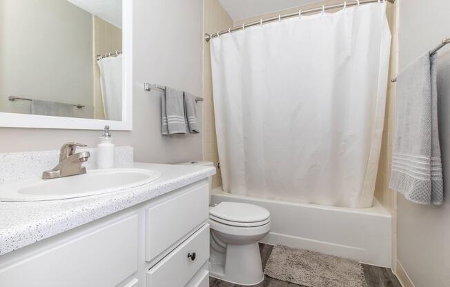 1 bed, 1 bath, 714 sqft, $1,566
