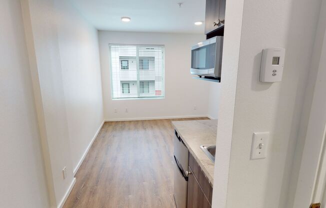 Studio, 1 bath, 186 sqft, $1,445, Unit 410