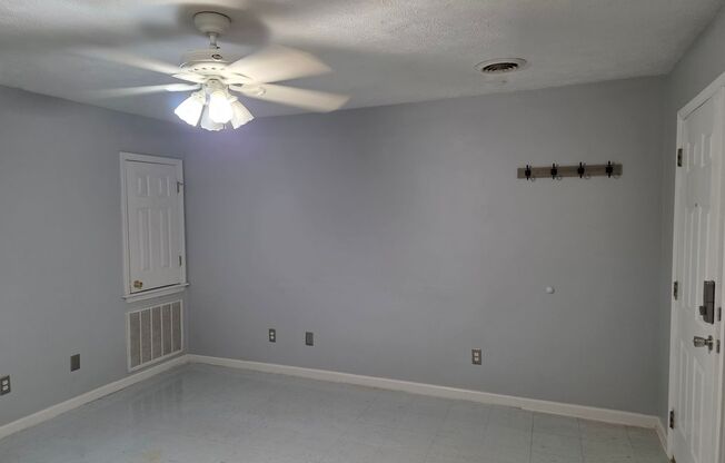 109 Stanford Circle Apt 10-A