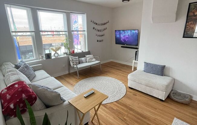4001 Montrose