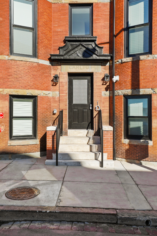 2201 BROOKFIELD AVE