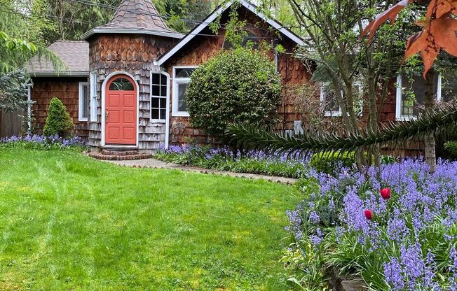 2Bd/2Ba Kirkland House