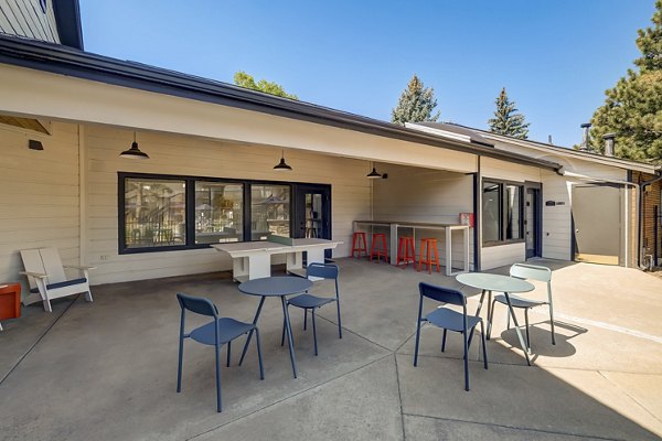 Shift Apartments in Aurora