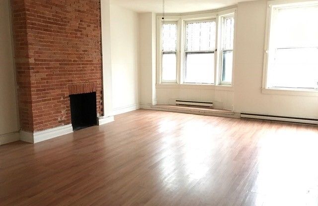 2 beds, 2 baths, 1,000 sqft, $1,699, Unit 50-2