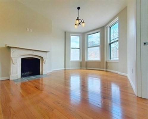 242 NEWBURY ST