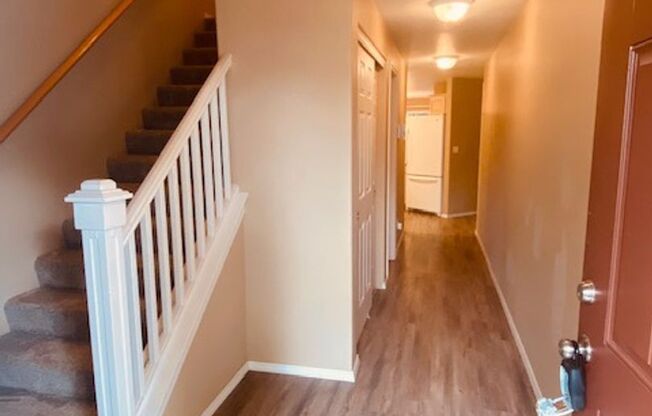Charming Van Mall Condo