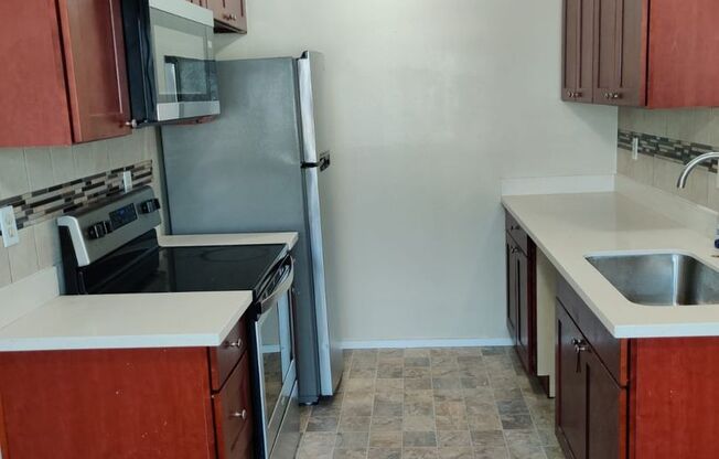 2 beds, 1 bath, 930 sqft, $1,650, Unit 6