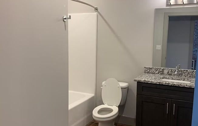 2 beds, 2 baths, 975 sqft, $1,890