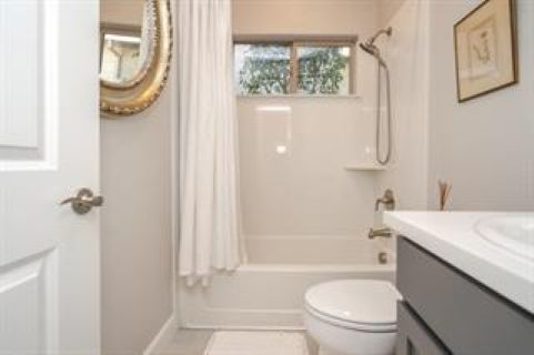 5009 CREEKHOLLOW WAY