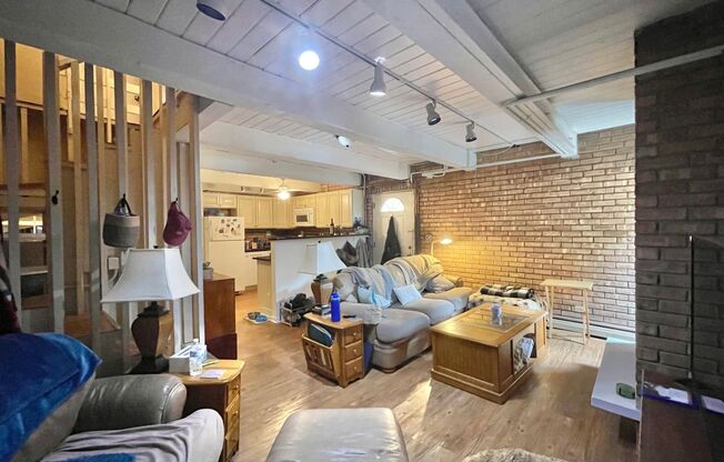 806 S. Loomis St