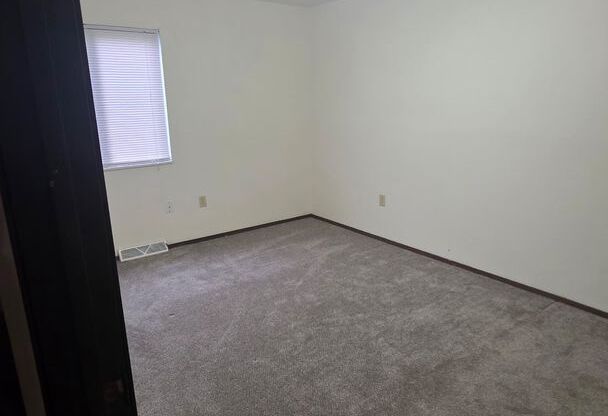 West Allis-3BD Townhouse