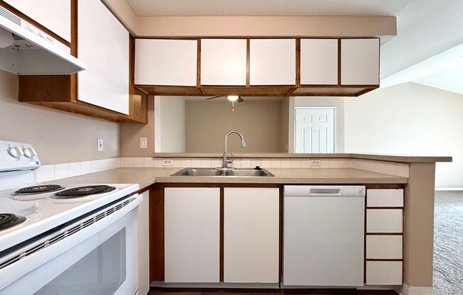2 beds, 1 bath, 880 sqft, $1,625, Unit 1021