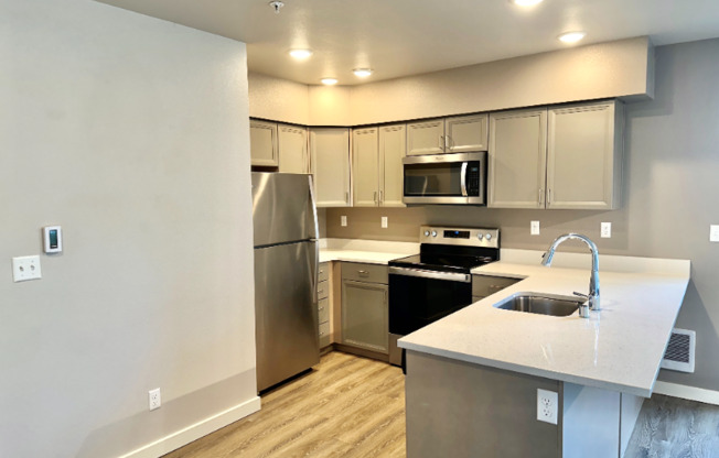 2330 YAKIMA CT