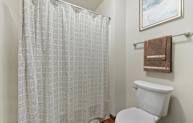 2 beds, 2 baths, 1,250 sqft, $1,765, Unit 202