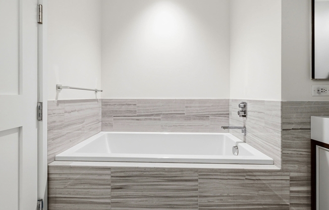 2 beds, 2.5 baths, 1,403 sqft, $16,500, Unit 5203