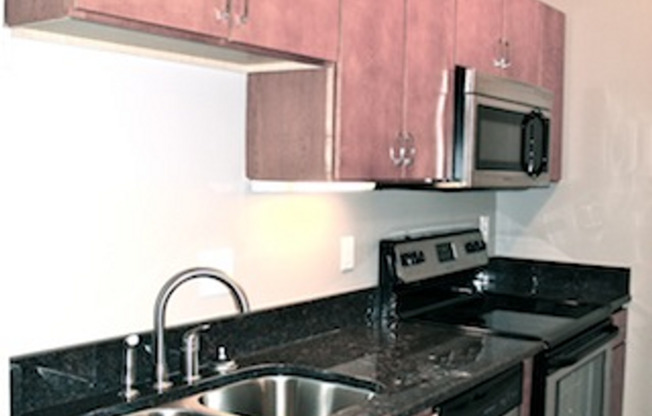2 beds, 1 bath, 824 sqft, $1,399, Unit 2C