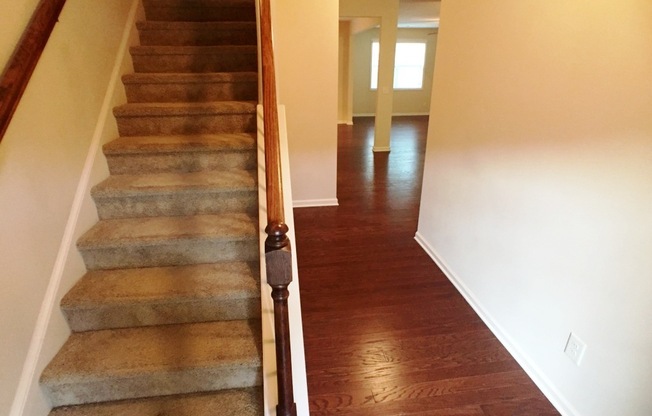 Modern 3BR Townhome - Swim/Tennis and More!