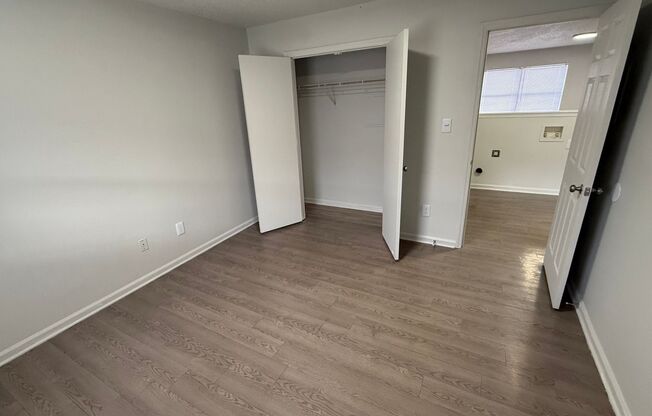 2 beds, 1 bath, 855 sqft, $999, Unit 3366-04