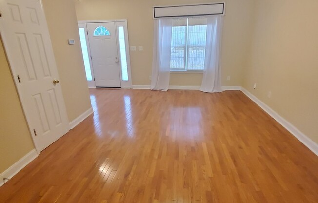 Charming 2 bedroom condo in Pineville !