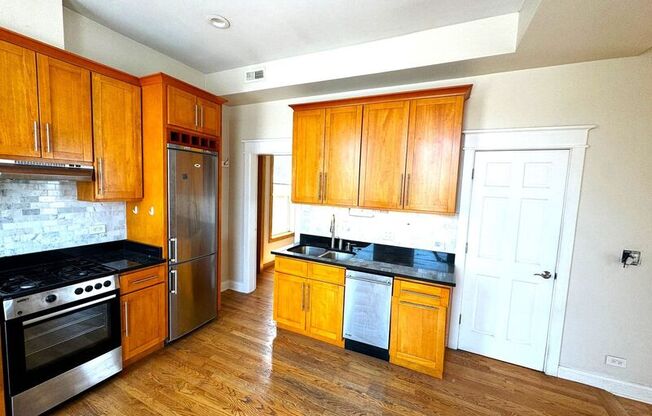 1826 W CERMAK