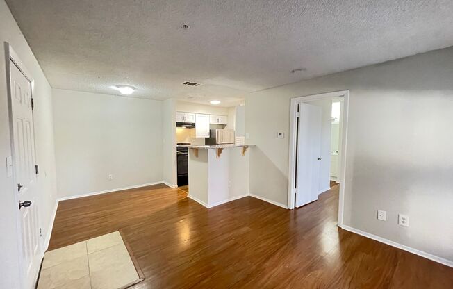 1 Bed / 1 Bath Condo in Gated Comm. In Altamonte Springs, Available Now!!