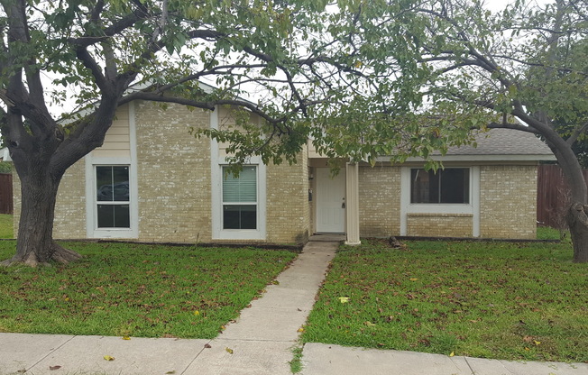 Beautiful 4-Bedroom Home with Pool in Carrollton – $2,700/Month