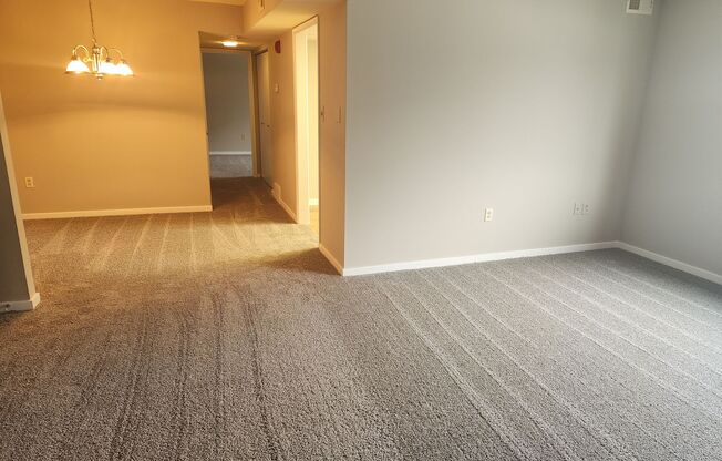 1 bed, 1 bath, 832 sqft, $1,120, Unit WG2-607